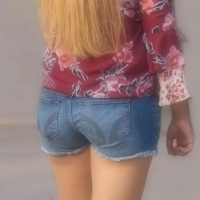 candidstreet_31672439157_Red and Blue.jpg