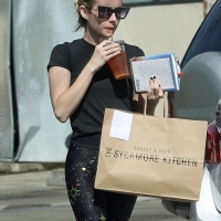 Emma-Roberts-out-for-lunch-in-West-Hollywood--03.jpg