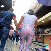 Candid Latina babe with a nice ass in Snoopy patterned leggings Botin en leggings .mp4-2022-09-16-10h32m36s181.jpg