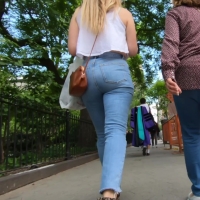 Sexy candid blonde girl with a nice ass in tight jeans ss.jofpapod.mp4-2022-09-16-14h22m01s486.jpg