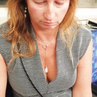 Candid subway milf showing cleavage in her tight skirt Ug13r.mp4-2022-09-18-08h07m36s631.jpg