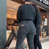 Candid short haired mall girl with a big booty in tight black jeans vid_374.mkv-2022-09-18-08h41m15s402.jpg