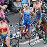 Sexy girls of Fremont Solstice Parade 2017 (part 1) 090_130.jpg