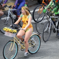 Sexy girls of Fremont Solstice Parade 2017 (part 1) 100_130.jpg