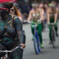 Sexy girls of Fremont Solstice Parade 2017 (part 1) 121_130.jpg