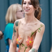 Sexy girls of Fremont Solstice Parade 2017 (part 2) 002_145.jpg