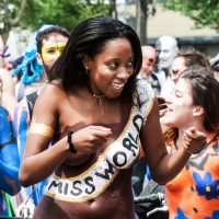 Sexy girls of Fremont Solstice Parade 2017 (part 2) 038_145.jpg