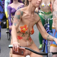 Sexy girls of Fremont Solstice Parade 2017 (part 2) 040_145.jpg