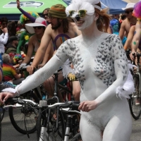 Sexy girls of Fremont Solstice Parade 2017 (part 2) 054_145.jpg