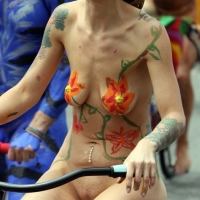 Sexy girls of Fremont Solstice Parade 2017 (part 2) 088_145.jpg