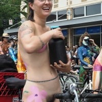 Sexy girls of Fremont Solstice Parade 2017 (part 2) 077_106.jpg