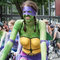 Sexy girls of Fremont Solstice Parade 2017 (part 2) 079_106.jpg