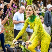 Sexy girls of Fremont Solstice Parade 2017 (part 2) 076_106.jpg