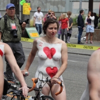 Sexy girls of Fremont Solstice Parade 2017 (part 2) 085_106.jpg