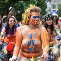 Sexy girls of Fremont Solstice Parade 2017 (part 2) 082_106.jpg