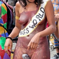 Sexy girls of Fremont Solstice Parade 2017 (part 2) 091_106.jpg