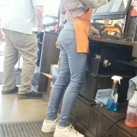 Skinny ebony in jeans