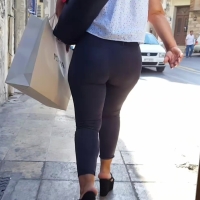 Big booty in leggings