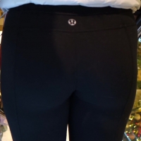 Blonde in Lulu leggings