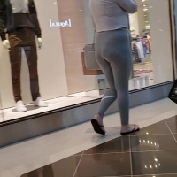 Chunky blonde in grey leggings