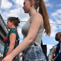 Beautiful candid teen showing her soft stomach and pale cheeks shbelly.mp4-2022-10-07-12h40m45s765.jpg