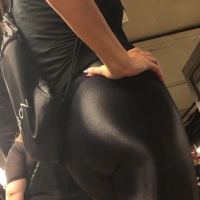 Candid girl in the subway in wetlook leggings with a great ass ss.shmlp.mp4-2022-10-07-13h07m19s862.jpg