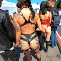 Hot Asian asses in public