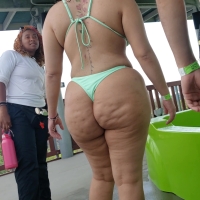 Giant pendeja