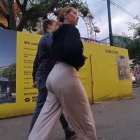 Big booty in pants (1080p)