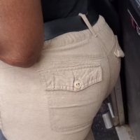 Candid sexy red haired ebony babe with a big booty in tight beige pants on the subway ss.tandtt.mp4-2022-10-16-08h17m19s322.jpg