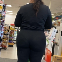 Candid girl in line with a phat booty in leggings with vpl CVSVPL.mov-2022-10-17-06h15m24s251.jpg