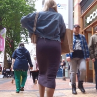 Candid blonde babe has a sexy ass in a tight purple dress Juedskd.mp4-2022-10-17-06h17m13s569.jpg
