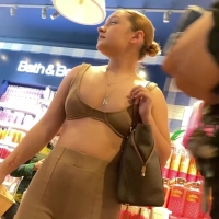 Hot candid Latina babe with some sexy vpl and cleavage showing latinateen.mp4-2022-10-17-06h22m21s717.jpg