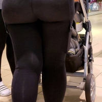 Sexy candid asses in leggings tumblr_pqxv31a7oN1wagda5_1280.jpg