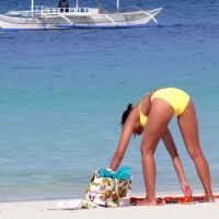 Candid beach and bikini girls 146124533_859713aa7b_o.jpg