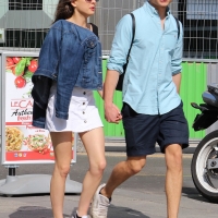 candidsexystreet_36367964763_Pretty girl with beautiful legs.jpg