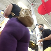 Candid sexy Latina babe with a sweet ass in purple leggings grocery shopping Morado.mp4-2022-10-23-10h09m52s232.jpg