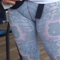 Candid Latina waitress in leggings with a phat pussy has some hot camel toe pandemica.mp4-2022-10-23-10h51m54s686.jpg