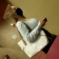 Candid sexy babe in a little skirt with big boobs QVR_2021_10_01_19_09_05.mp4-2021-10-02-09h57m22s379.jpg
