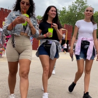 Candid sexy girls in shorts 1.jpg