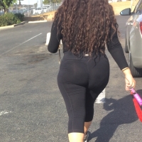 Candid babe with a big booty in leggings in the parking lot tumblr_pdymloSUeI1vg285e_1280.jpg