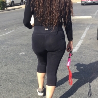 Candid babe with a big booty in leggings in the parking lot tumblr_pdymndIrjQ1vg285e_1280.jpg