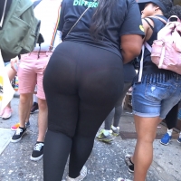 Candid Ebony girls in leggings tumblr_8b486d9622228b185d0df493bb692f66_daedbbce_2048.jpg