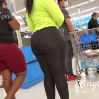 Candid Ebony girls in leggings tumblr_8b21a4addb52a1a0fdb2bf6c9c8d80ca_bdb901c2_2048.jpg