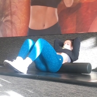 Candid sexy brunette chick with a great ass working out and stretching at the gym in blue Gymshark leggings (part 2) My Movie-2022-10-27-06h25m02s091.jpg