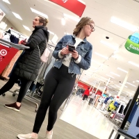 Thicc blonde