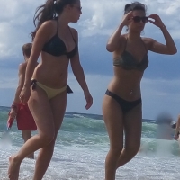 Sexy candid beach and bikini girls 1.jpg