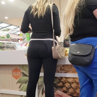 Thick blonde booty
