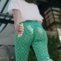 Jiggly patterned booty
