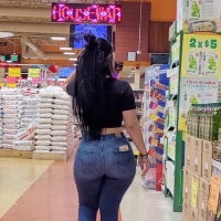 Sexy thick Latina milf